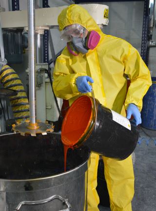 TRAJE DE PROTECCION QUÍMICA DESCARTABLE AMARILLO NUB0242
